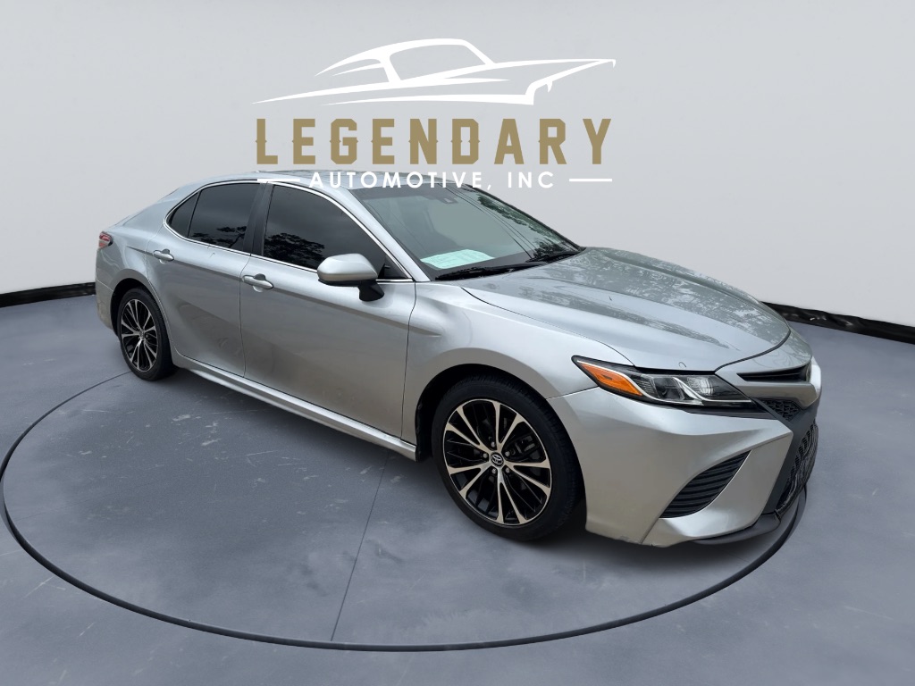 2020 Toyota Camry SE photo 4