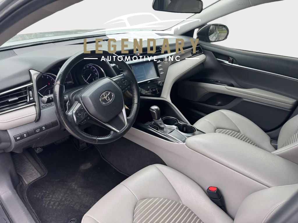 2020 Toyota Camry SE photo 2