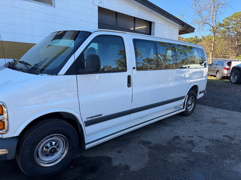 2002 Chevrolet Express Cargo Base's photo