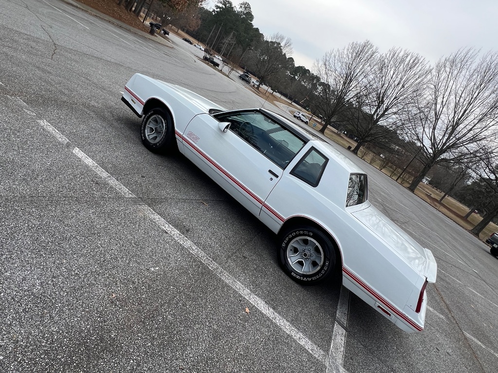 1987 Chevrolet Monte Carlo's photo