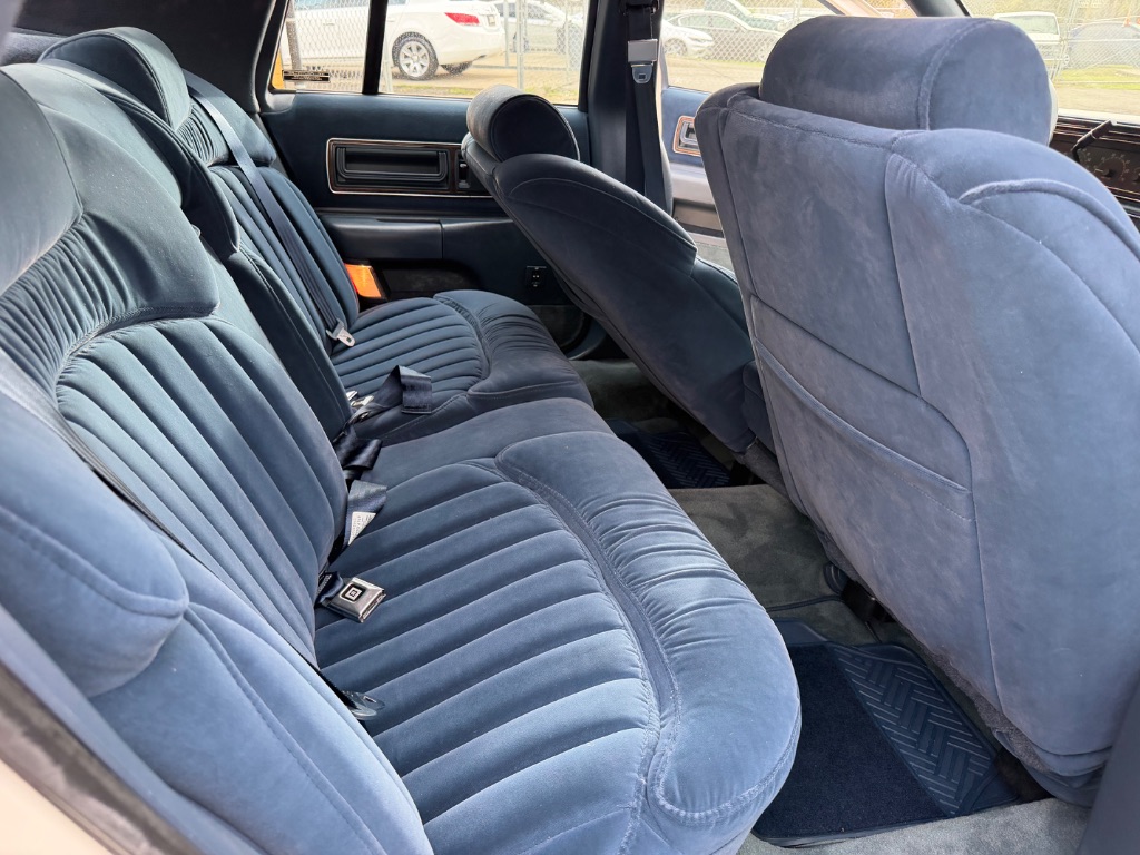 1993 Buick Roadmaster - Photo 23