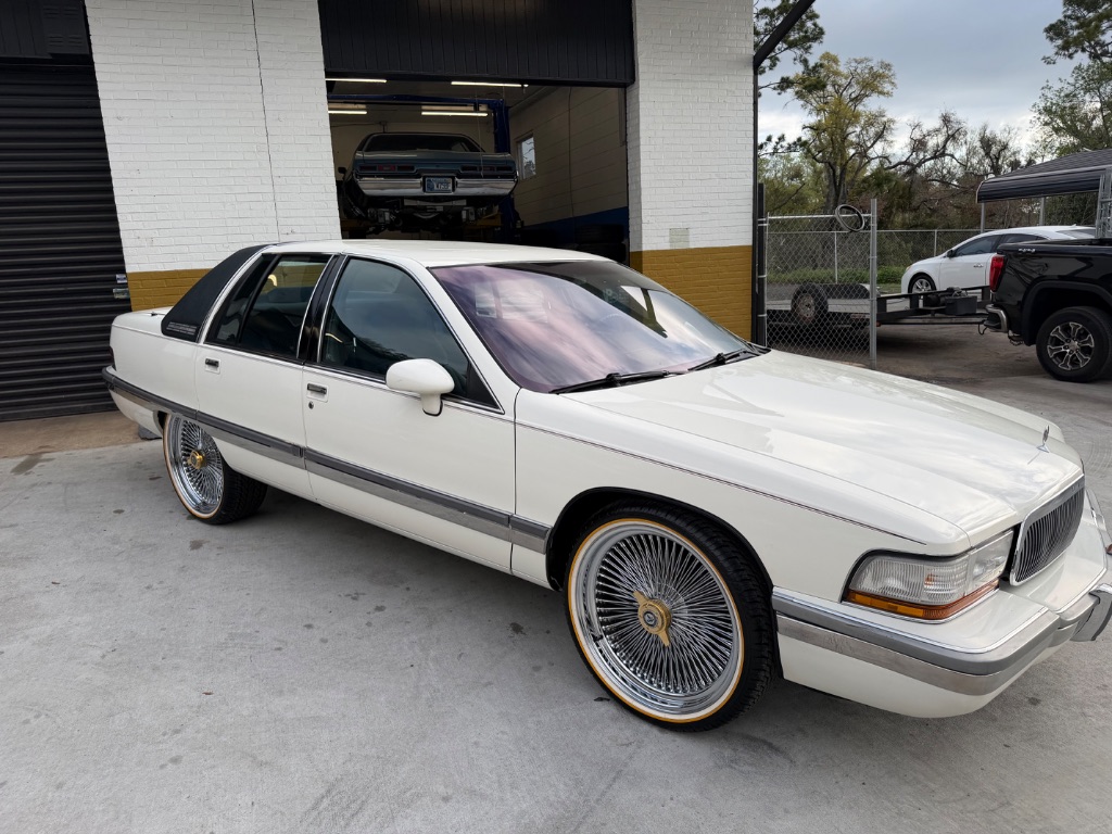1993 Buick Roadmaster - Photo 9