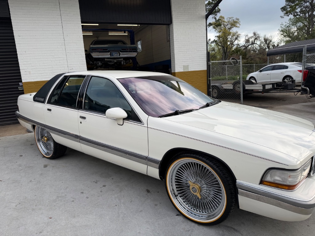 1993 Buick Roadmaster - Photo 8