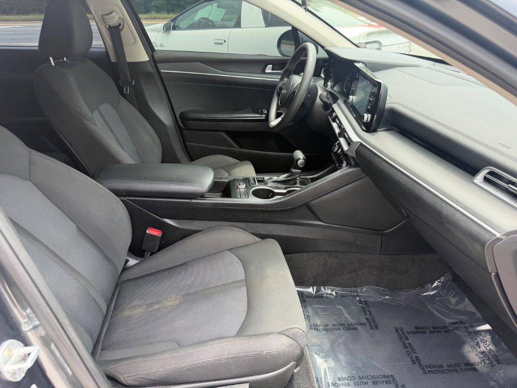 2022 Kia K5 LXS - Photo 16