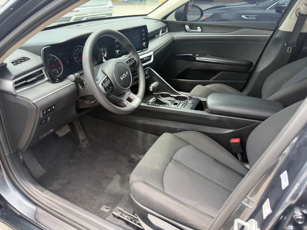 2022 Kia K5 LXS - Photo 12