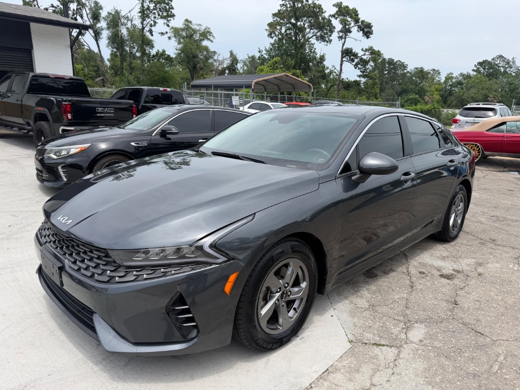 2022 Kia K5 LXS - Photo 11