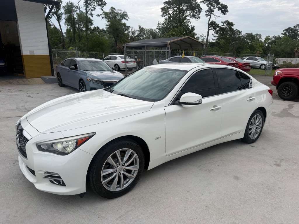 2017 INFINITI Q50 2.0t's photo