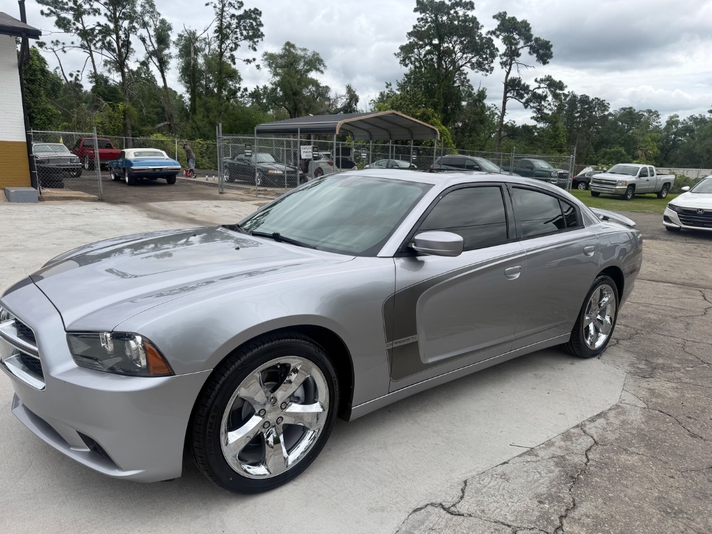 2013 Dodge Charger R/T's photo